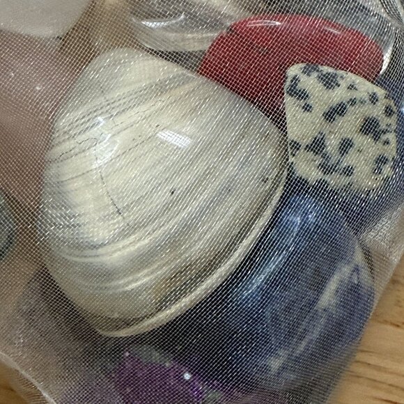 Mixed Polished Gemstones & Fossils Crafting Set In Sheer Drawstring Bag - Picture 7 of 12
